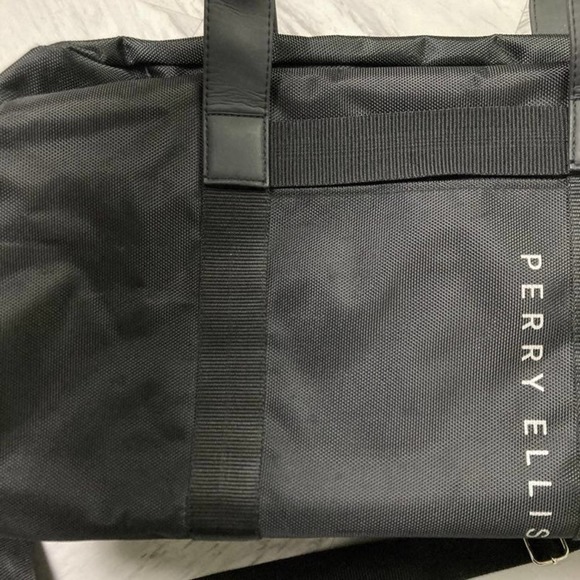 Perry Ellis Duffel Bag - Picture 6 of 6